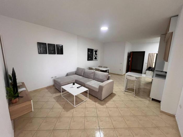 Hill family residence by Adriatic Living