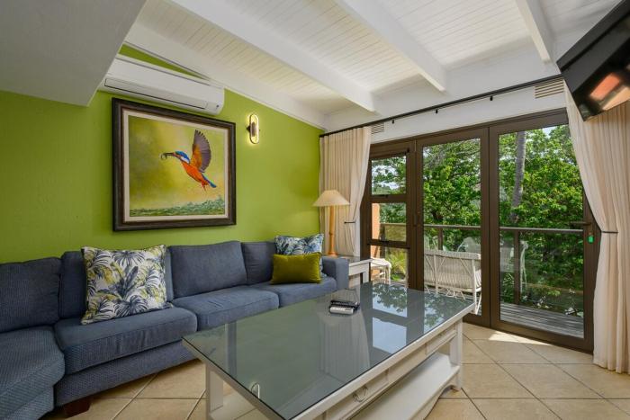 San Lameer 3007 - 3 Bedroom Superior - 6 pax - San Lameer Rental Agency