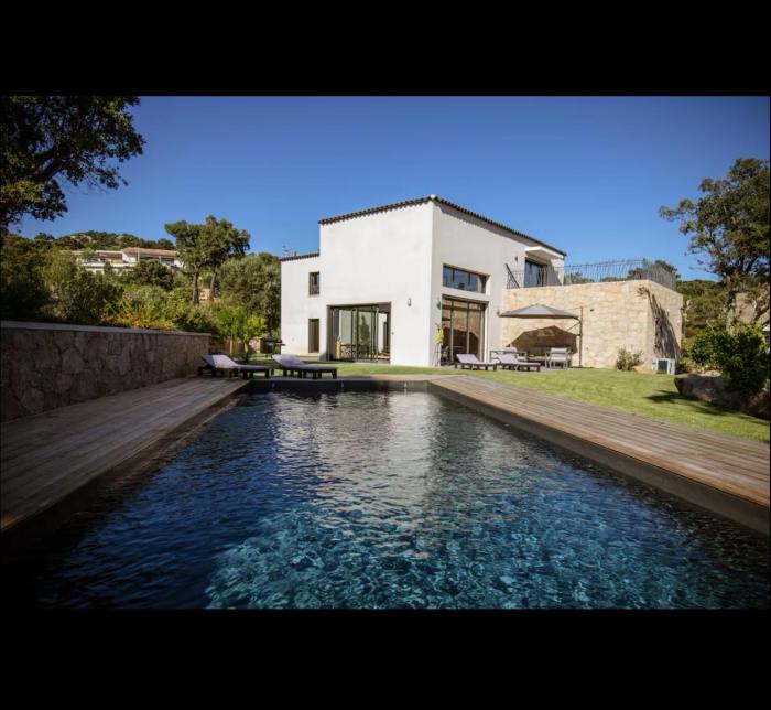 Villa lorangerie, 2 chambres , Piscine, 4personnes