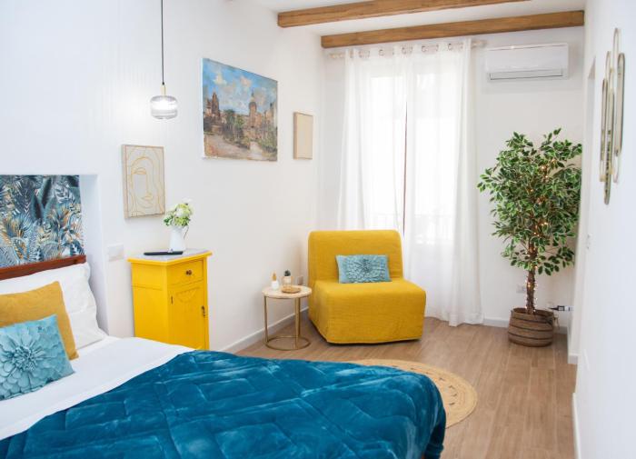 Home Simo al Capo in the old center of Palermo