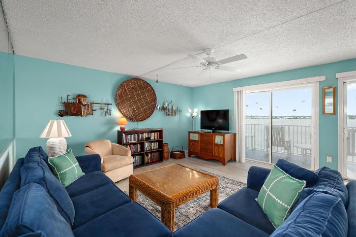 Crab Cove 302