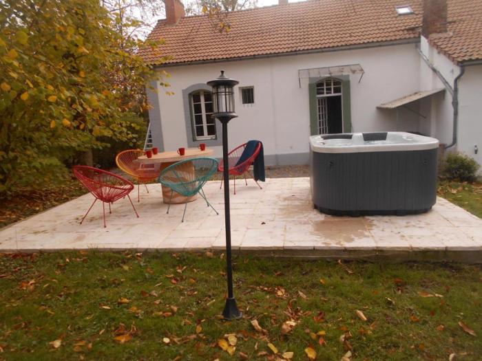 Gîte apaisant avec SPA, jardin et étang, animaux acceptés pour 6 personnes - FR-1-489-612