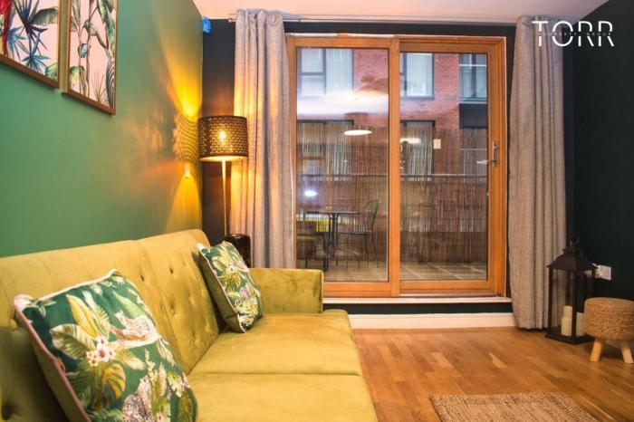 Spacious 2BDR Apartment By Torr Property Group Short Lets & Serviced Accommodation With Free Underground Allocated Parking Manchester