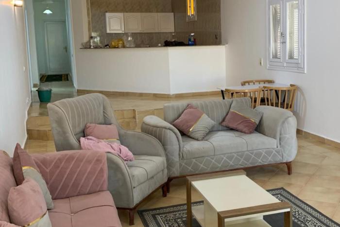 Beachfront 3-Bed Sleeps 6 with Sea View