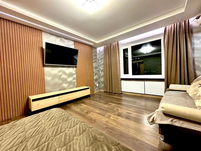 Шикарна Квартира з інвертором Центр