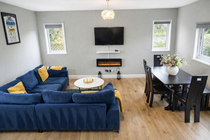 Stunning Lodge with Hot Tub