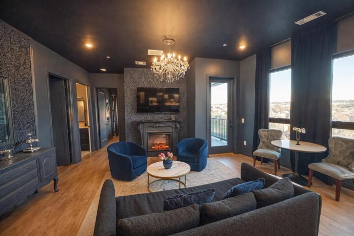 The Smokeshow on Music Row near Broadway in Downtown Nashville- Pool, Gym, Patio