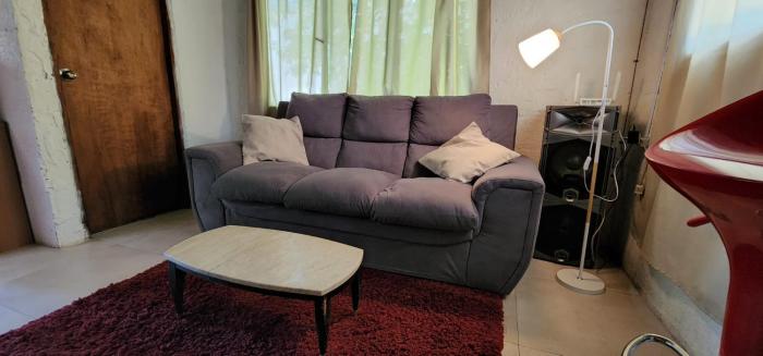 Casa tipo cabaña cerca del rio con todo