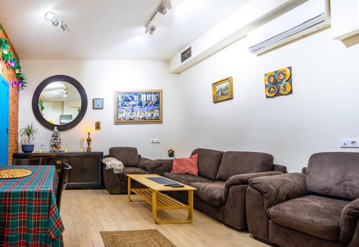 Cozy brick style studio N N