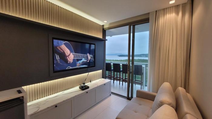 Apartamento 2 Dormitórios com Vista para Baía Norte em Florianópolis