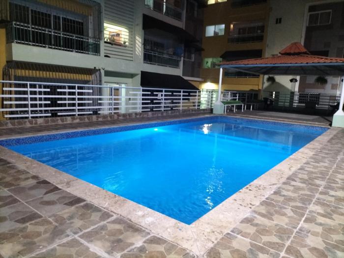 Apartamento con piscina y Parking gratis