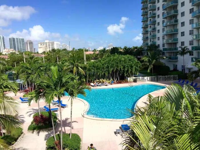 Condo on the Beach-STR 01309