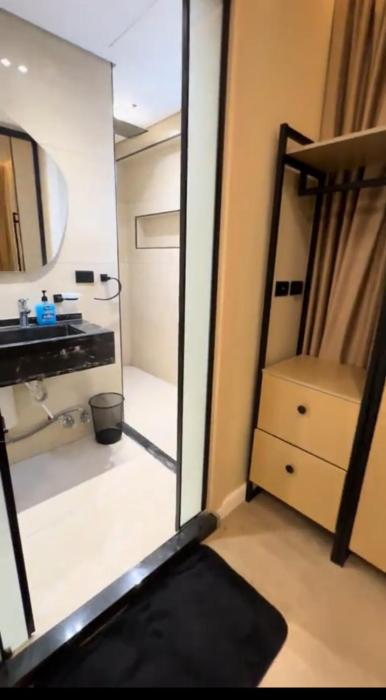 Enjoy a full floor with a panorama with a balcony with a separate bathroom