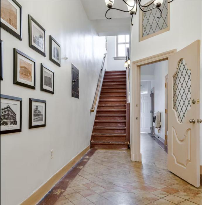 Old City Hall on Route 66 in Sapulpa