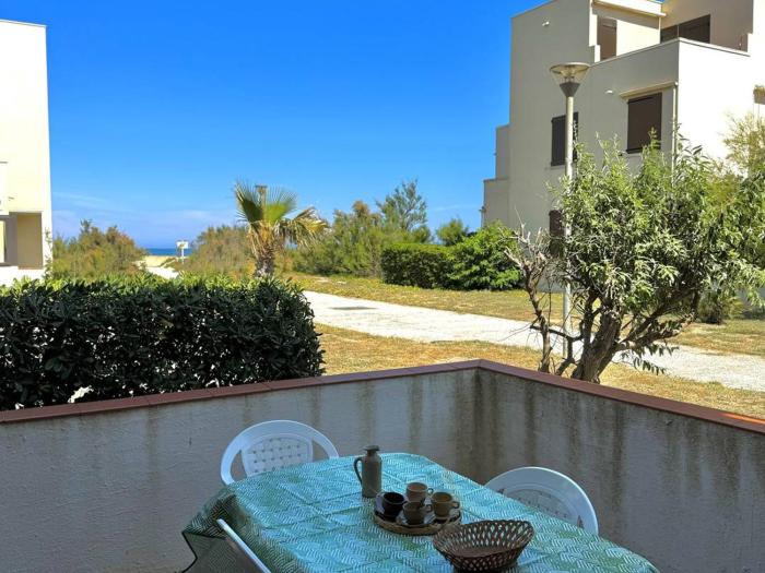 Appartement RDC - Accès Direct Plage, Terrasse, Parking Privé, Animaux Acceptés - FR-1-529-80