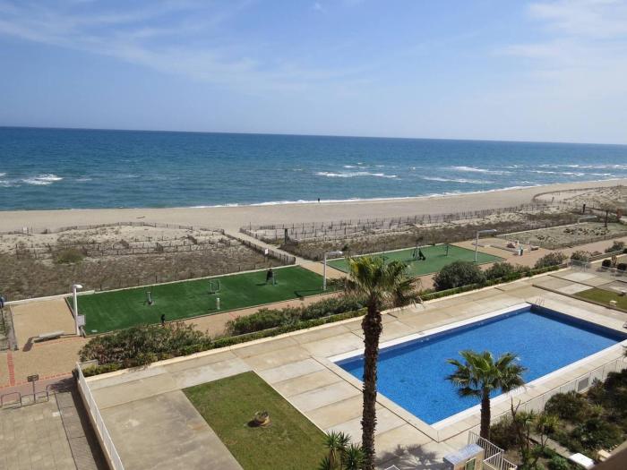 Appartement en bord de mer avec terrasse et parking sécurisé - FR-1-529-139