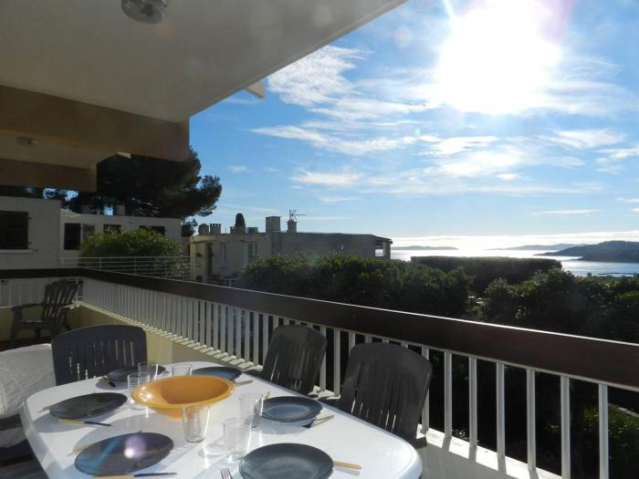 Appartement 3 pièces avec 6 couchages et parking à Bormes-les-Mimosas - FR-1-251-911