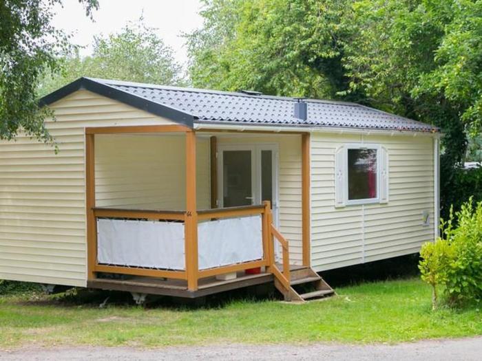 Mobil-home cosy avec terrasse pour 4 pers à Bénodet - API-1-52-1444