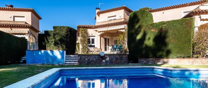 Villa Familiar cPiscina + Wifi y Parking Gratis by Sunset Rentals (Bonmont)