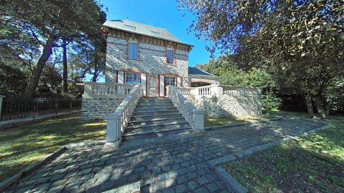 NO000-05P Mais 8 pièces 16 couchages NOIRMOUTIER EN LILE