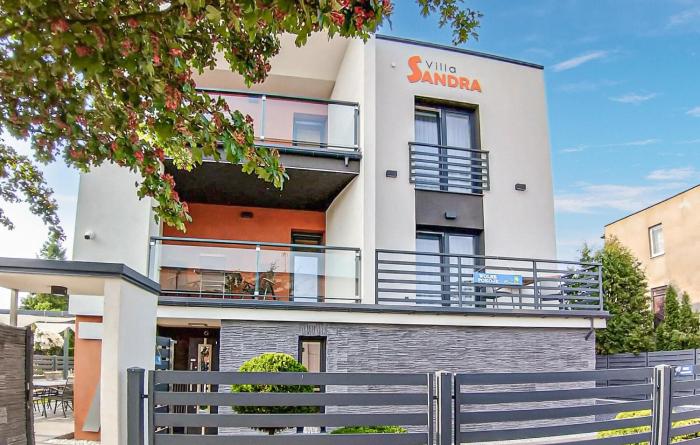 1 Bedroom Gorgeous Apartment In Leba