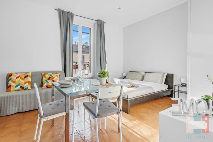 ALZ54 Navigli Bright View of the Navigli