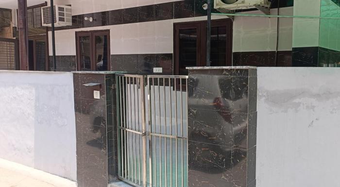 2 BHK Entire House Apartment in Rohini