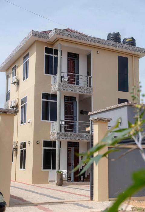 La Vida Royale Apartment