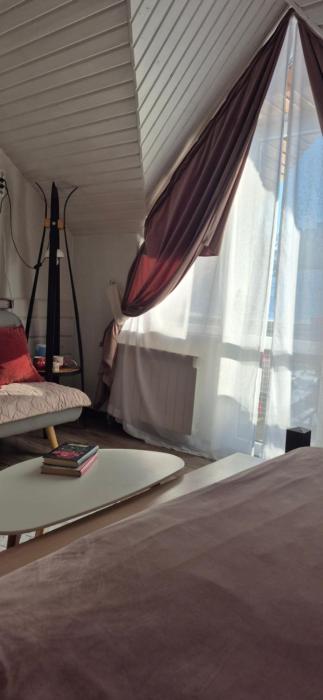 Захарова Оселя БАСЕЙН на території є Чан - Джакузі