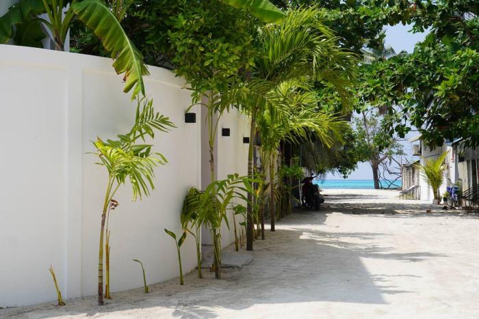 Sea Tides Dhangethi