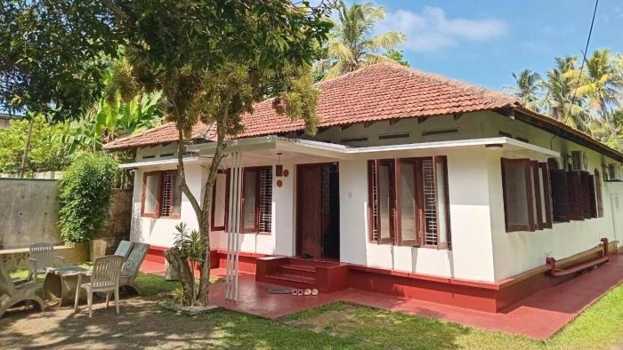 Villa Lagoonedge with 3 AC Rooms