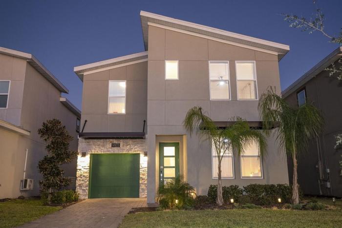 Private Pool Home Near Disney & Golf with Resort Access