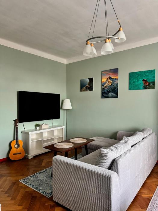 Cozy Family Riverside Apartment in Central Prague