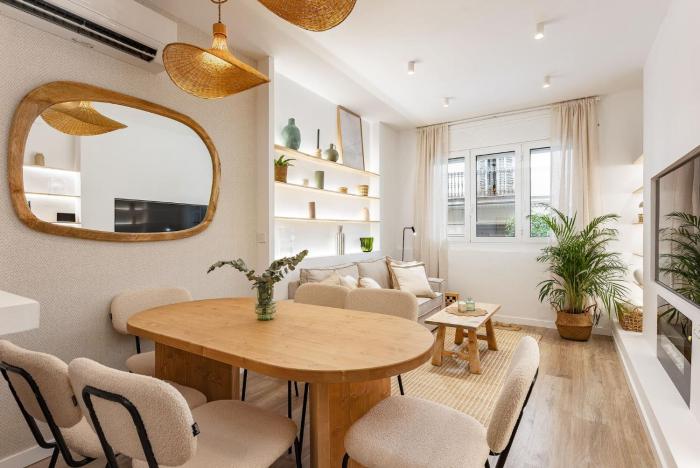 Barcelona Central Charm with Mediterranean Vibes