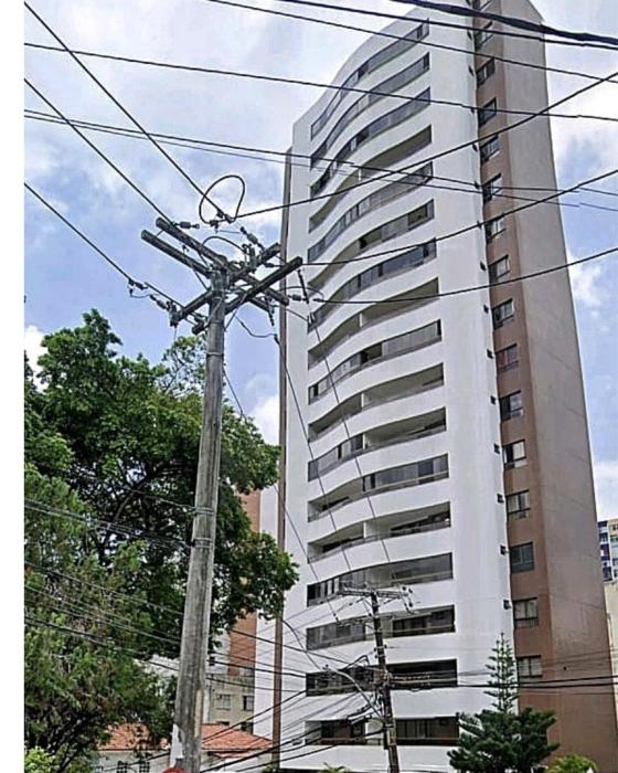 Apartamento com 3 suites climatizadas na Barra