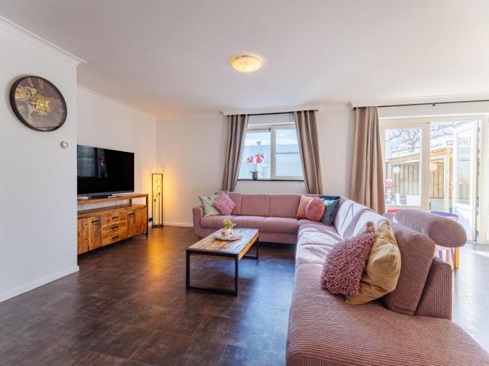 Relaxing house with fenced garden