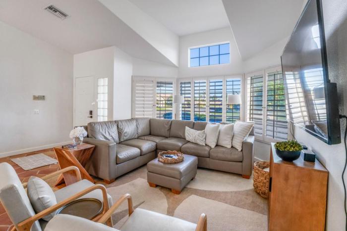 Indian Wells Saltwater Pool Home Walk 2 Tennis & Festival Shuttles