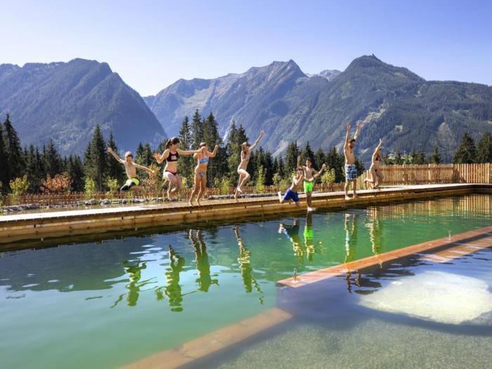 Chalet with Ski Lift Access, Neukirchen