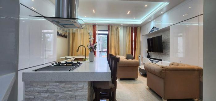 eHOME LUXX BAGUIO HOMESTAY