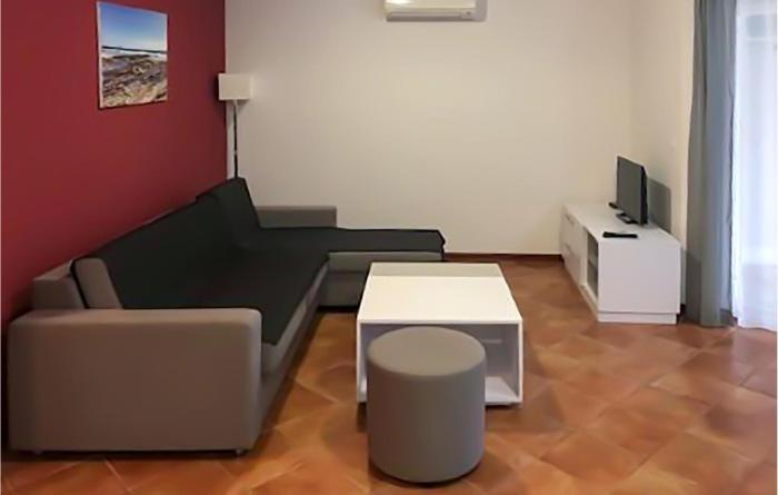 3 Bedroom Cozy Apartment In Medulin