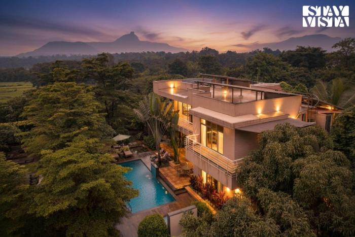 StayVistas Belmonte - 4BHK Villa with Jacuzzi & Bar