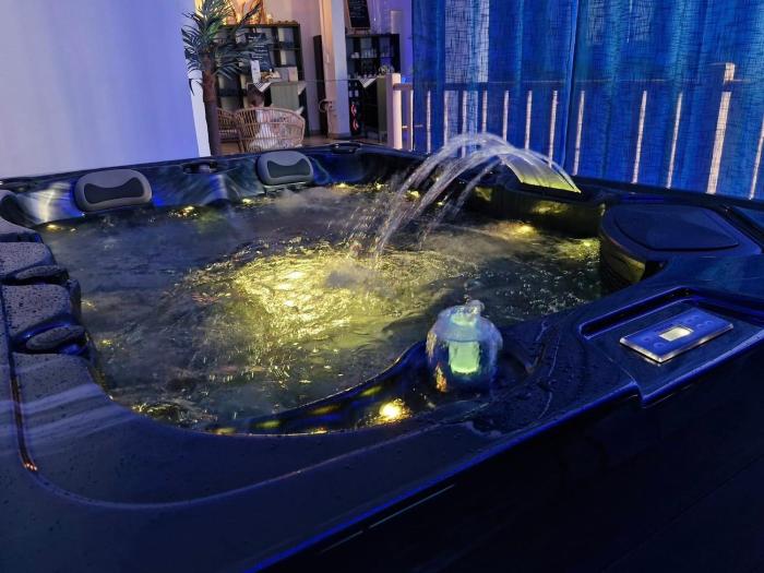 Les Logis du Port Suites & Spa - Port Canal Montauban