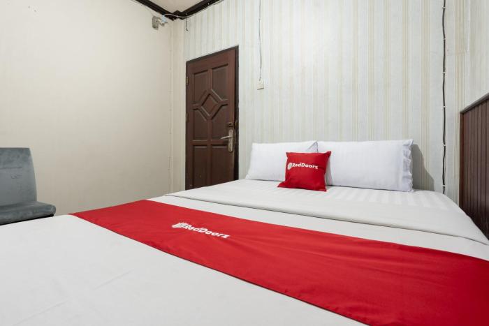 RedDoorz Syariah near Pasar Pagi Samarinda