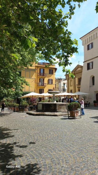 A casa di Giuseppe e Tiziana - Frascati centro storico 30 min di treno da Roma