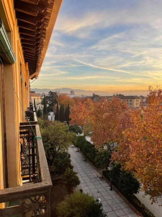 Large apartment in Albayzin & Center