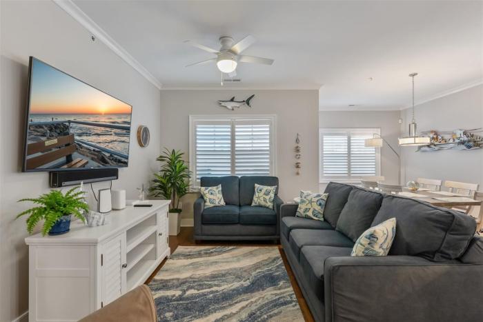 Residence 304S At The Sandcastle Condominiums