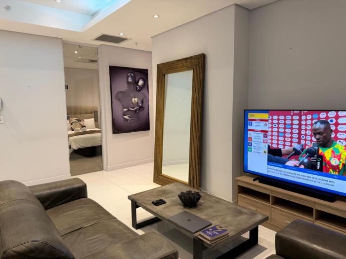 Luxury 2 Bed Sandton Skye Apartment