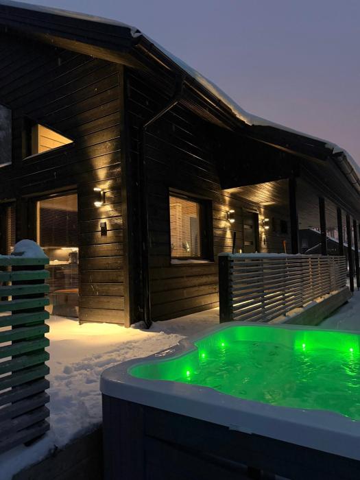 Himos Siesta Porealtaalla ja kahdella rinnekausikortilla