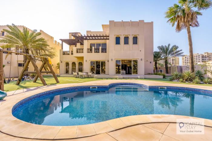 5 Bedroom Villa with Pool - Near Al-Marjan Island