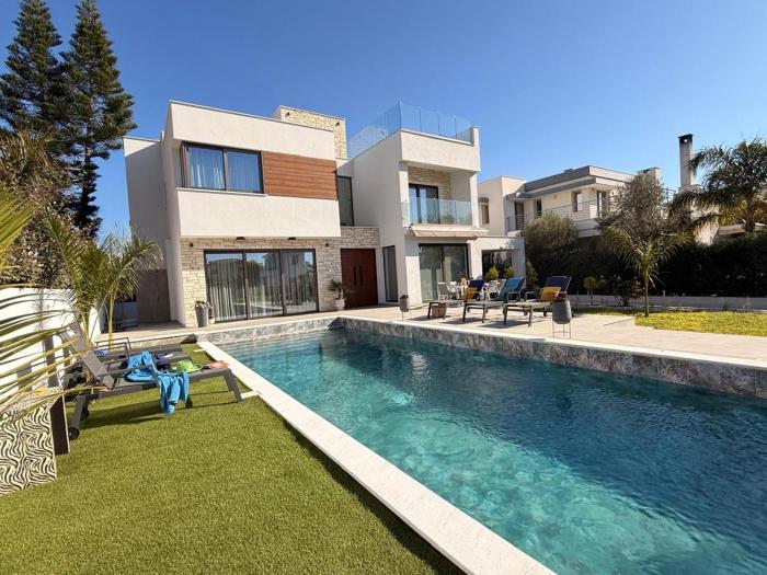 New Beach Villa-Roof Garden Sunrise and Ocean Sunset